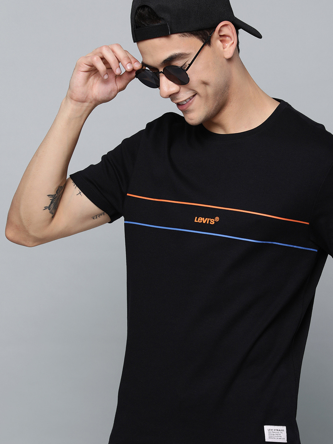 

Levis Men Black Brand Logo Printed T-shirt