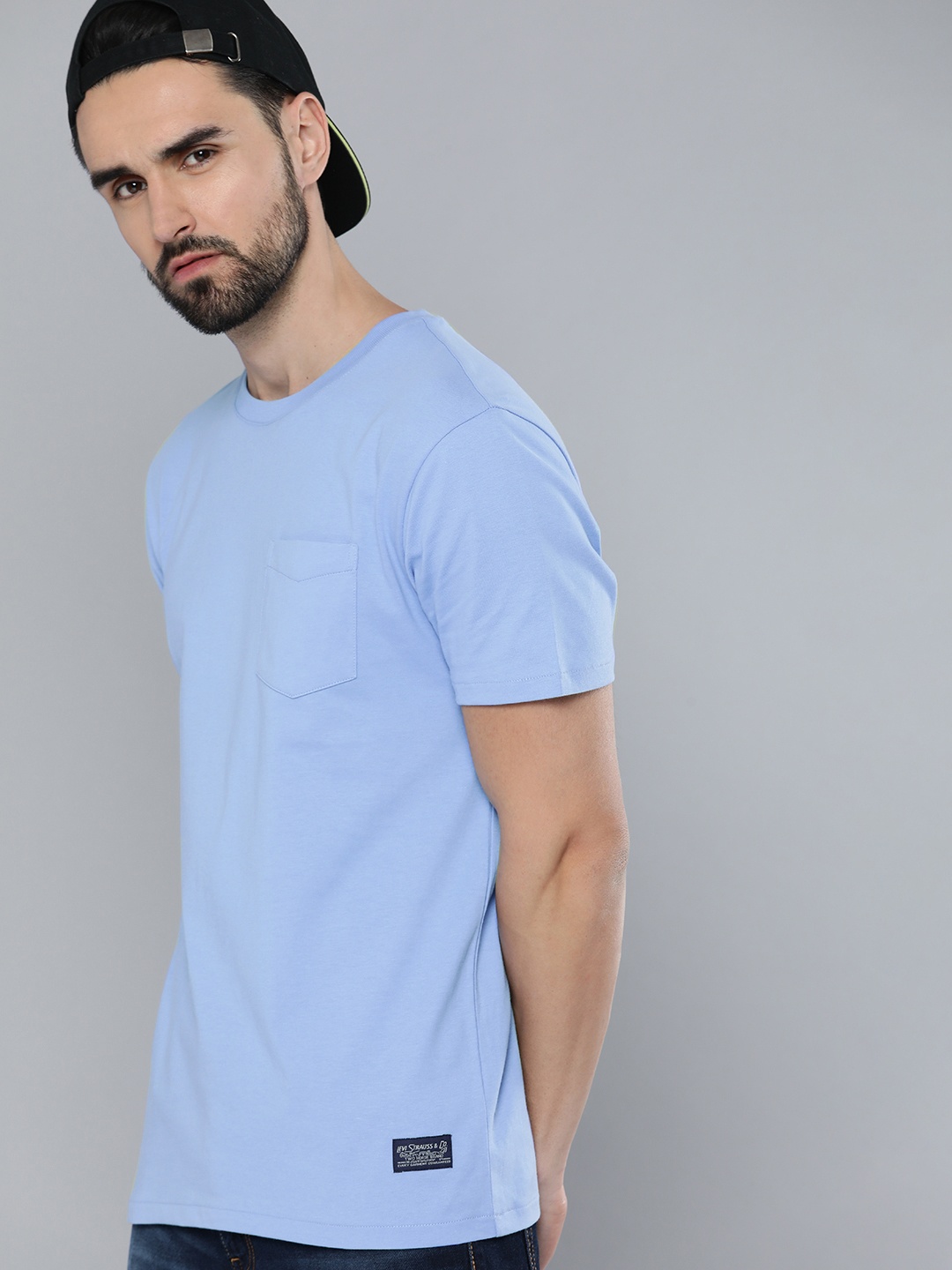 

Levis Men Blue Solid Short Sleeves Pure Cotton Casual T-shirt