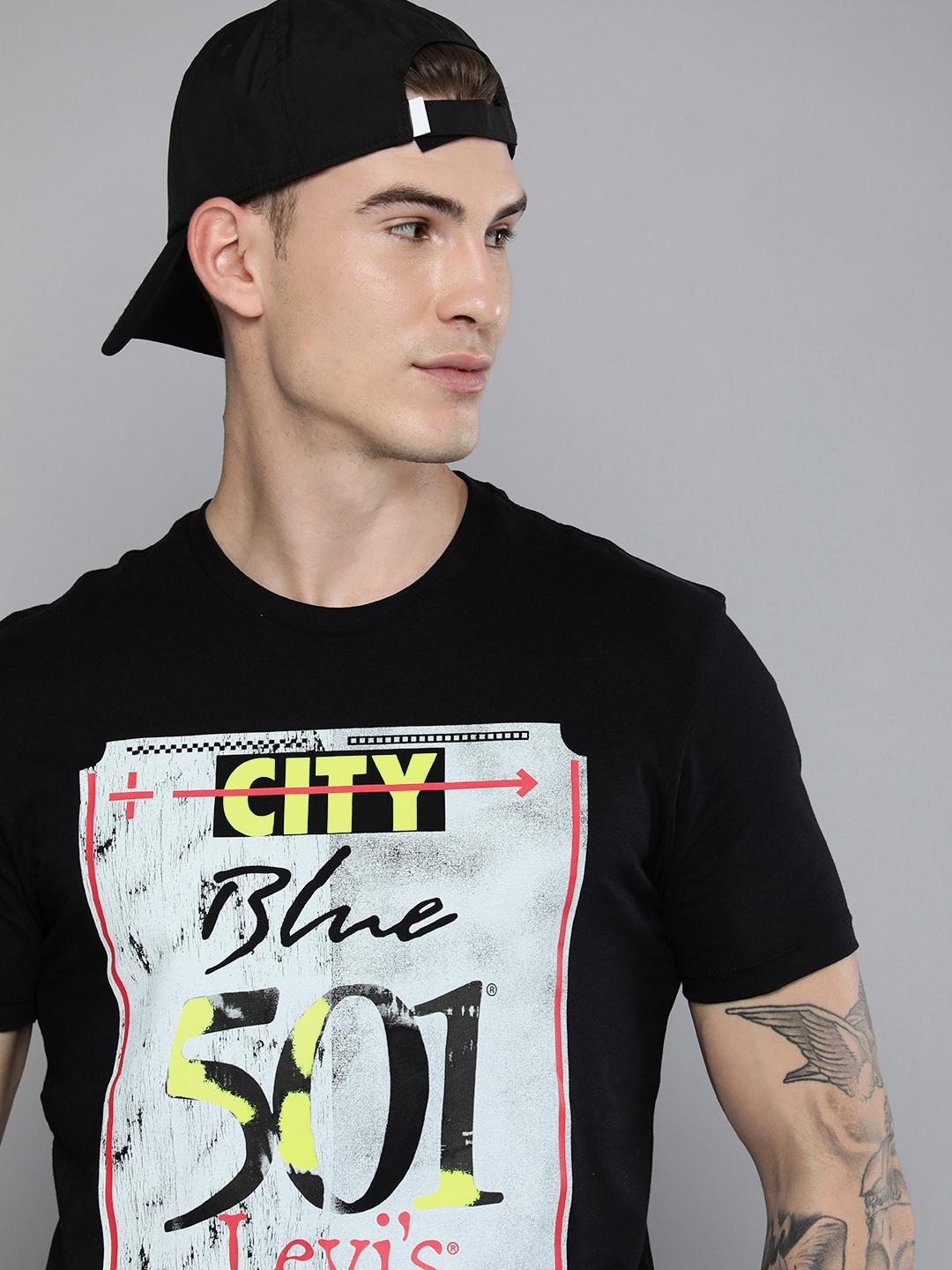 

Levis Men Black Typography Printed Pure Cotton T-shirt