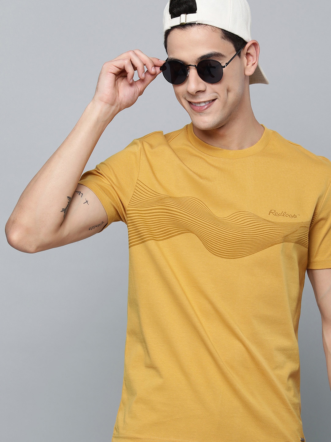 

Levis Men Yellow Brand Logo Printed Pure Cotton T-shirt