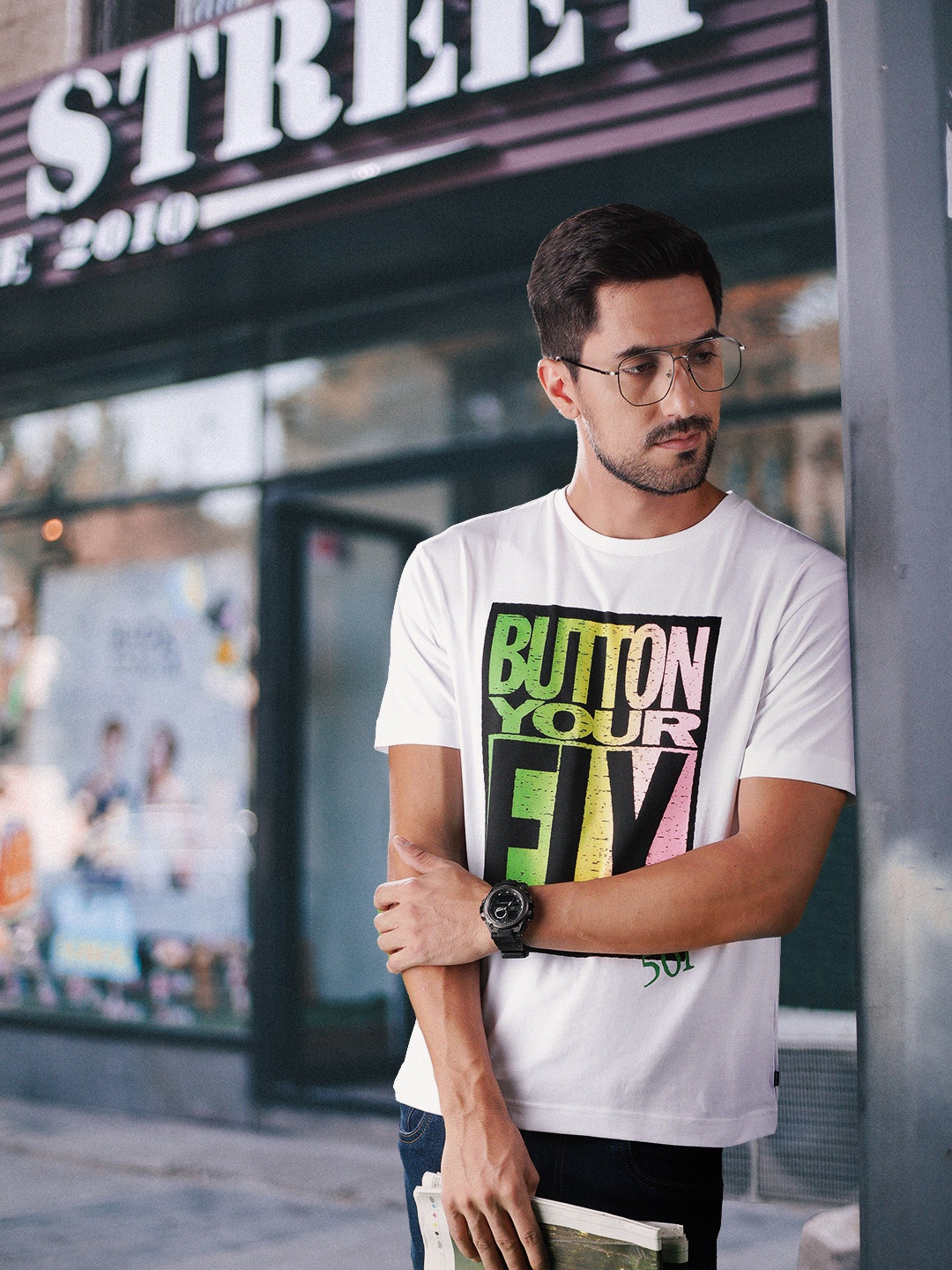 

Levis Men White & Black Typography Printed Pure Cotton T-shirt