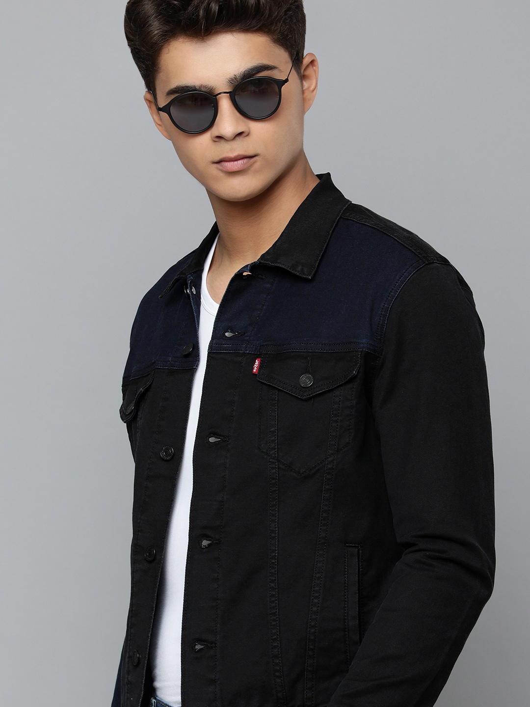 

Levis Men Black & Navy Blue Colourblocked Denim Jacket