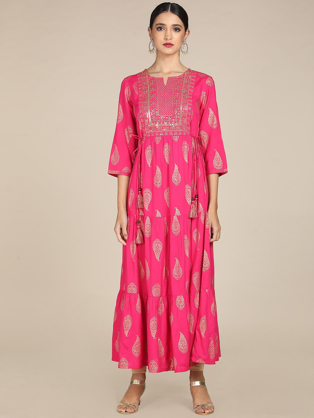 

Anahi Women Pink Ethnic Motifs Foil Printed Thread Work Anarkali Kurta