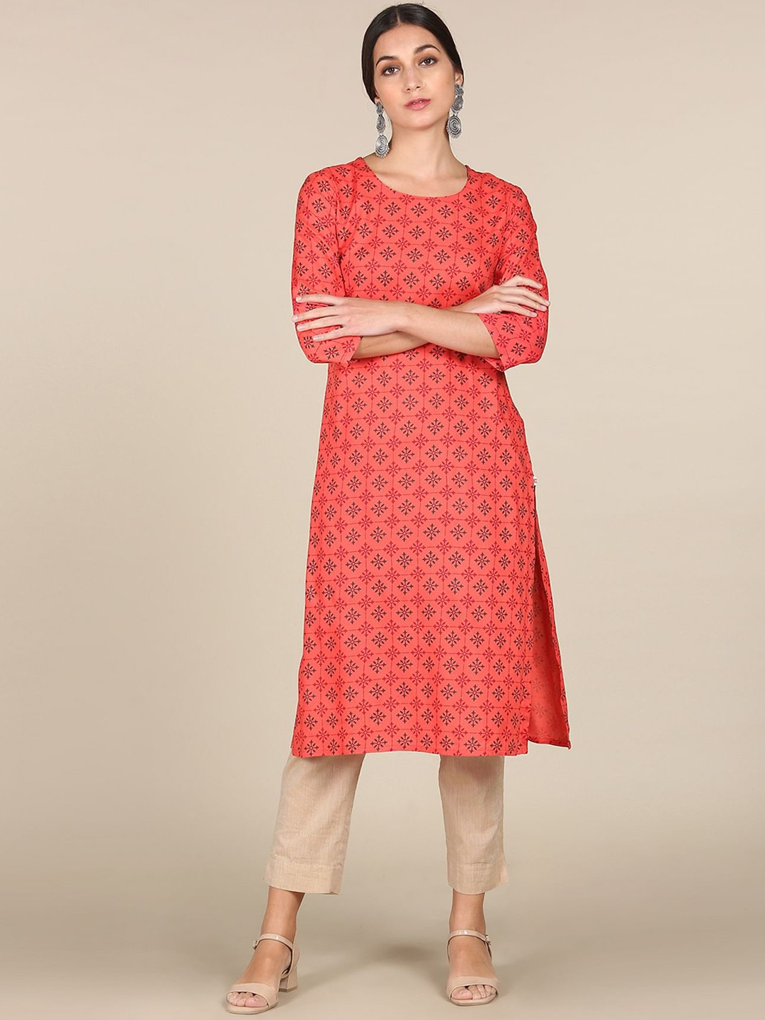 

Karigari Women Coral & Black Geometric Printed Kurta