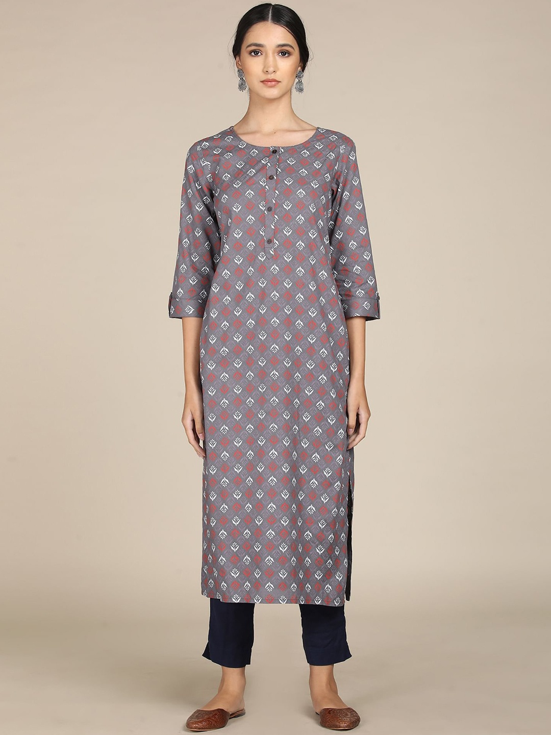 

Karigari Women Grey & Red Ethnic Motifs Printed Kurta