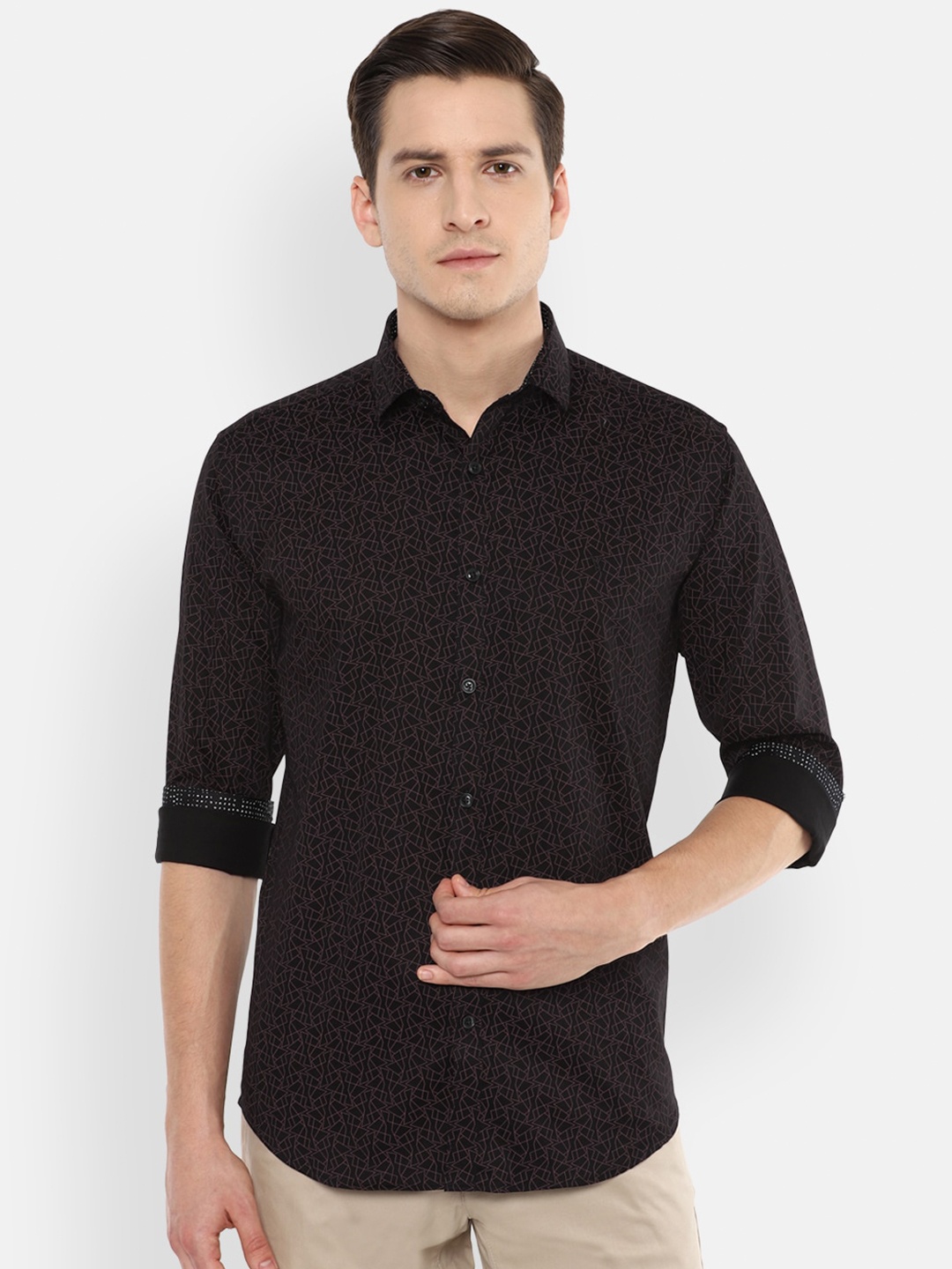 

V Dot Men Black Slim Fit Printed Pure Cotton Casual Shirt