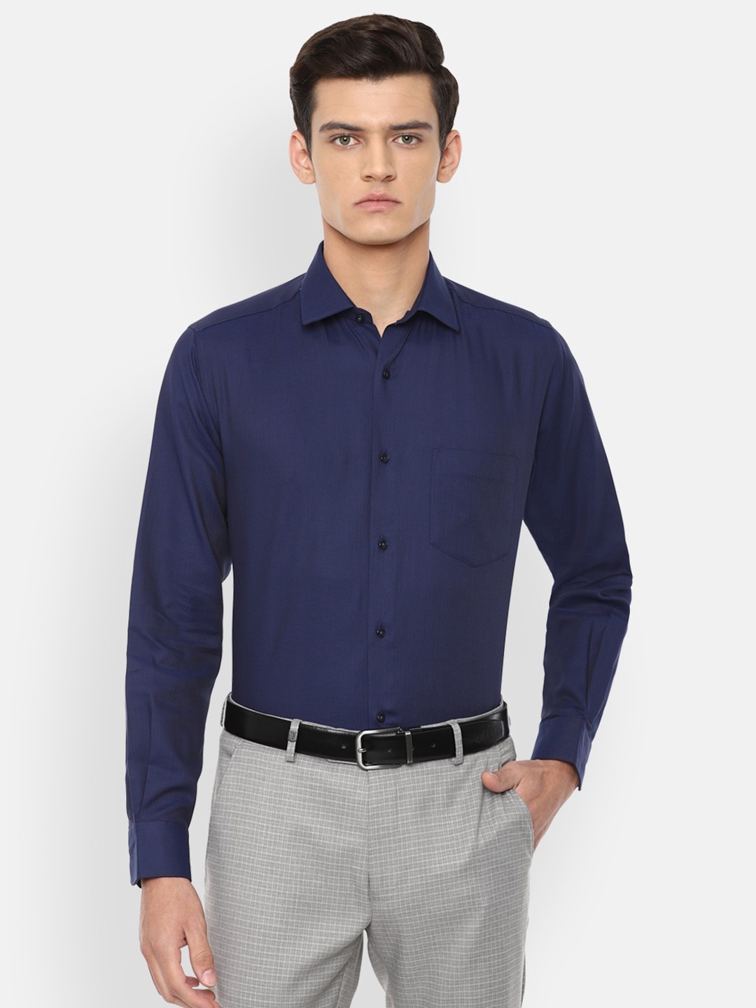 

Van Heusen Men Navy Blue Pure Cotton Formal Shirt