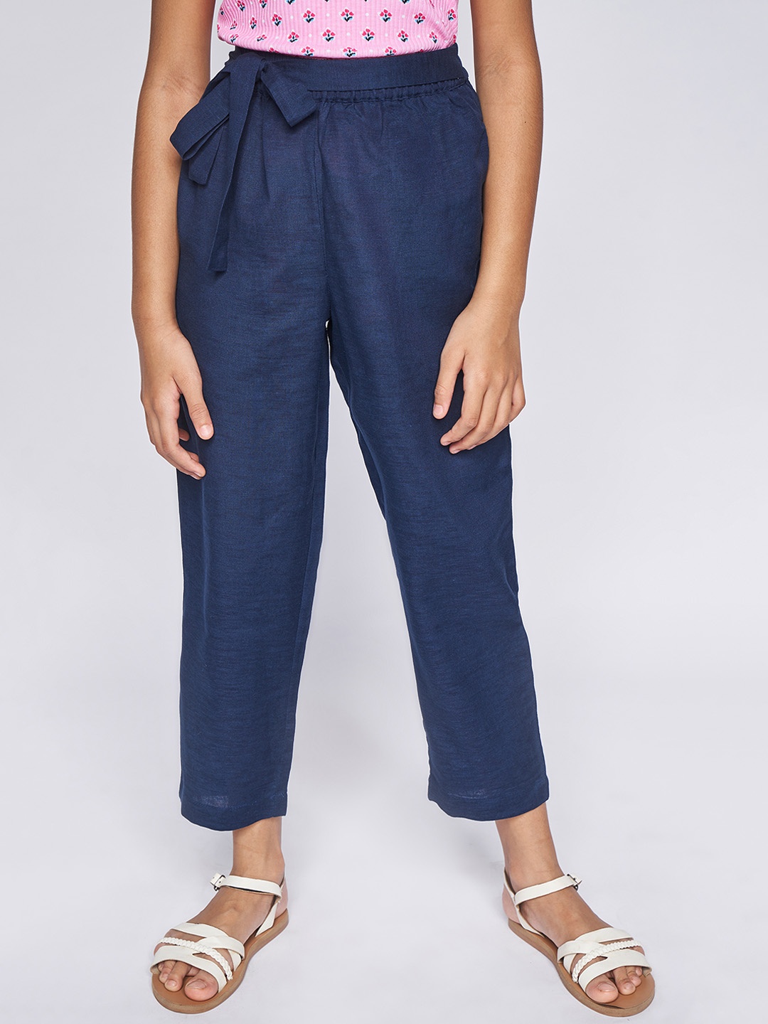 

Global Desi Girls Navy Blue Regular Fit Mid-Rise Easy Wash Pleated Knitted Trousers