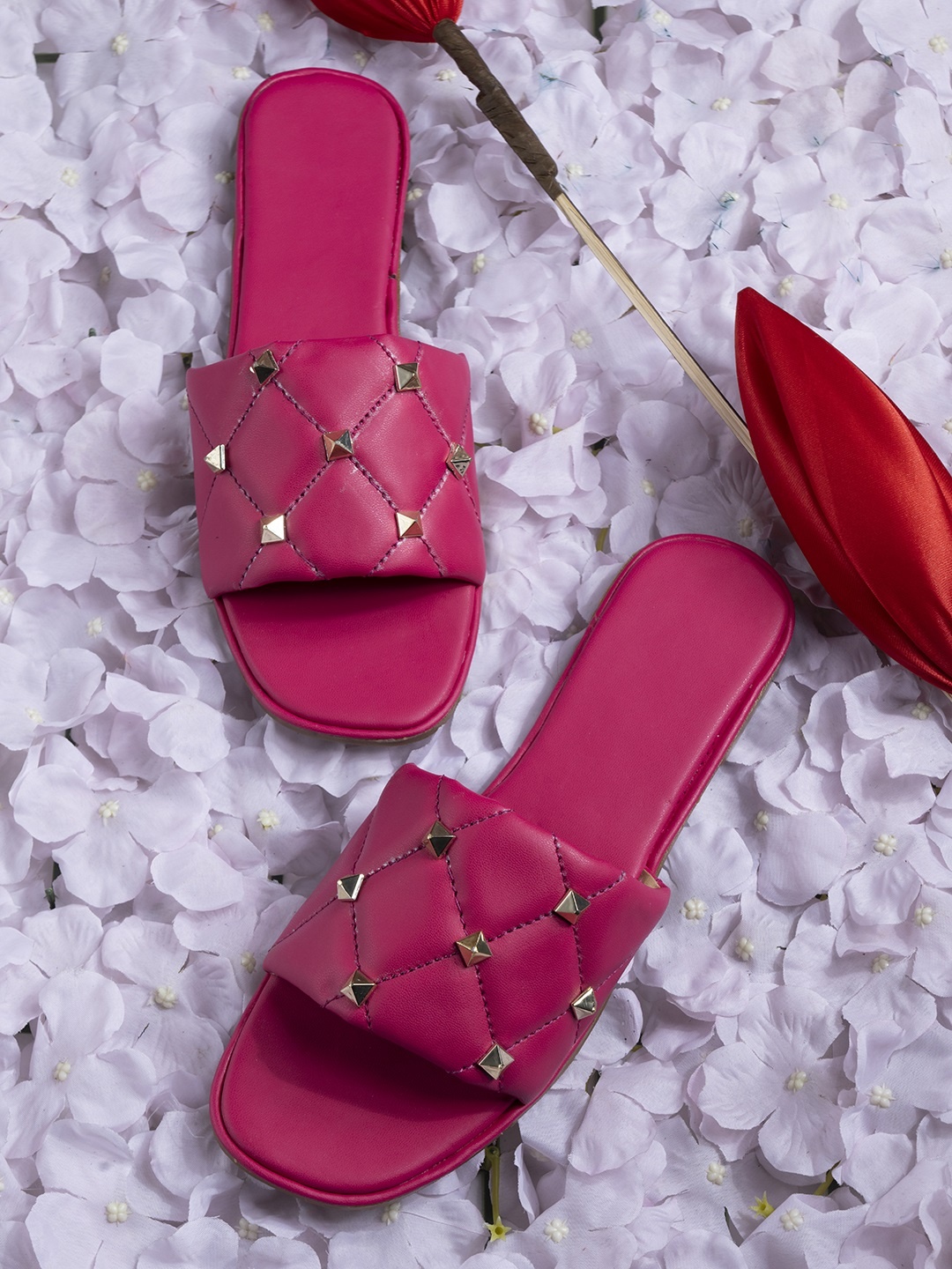

Shoetopia Women Magenta & Gold-Toned Embellished Open Toe Flats