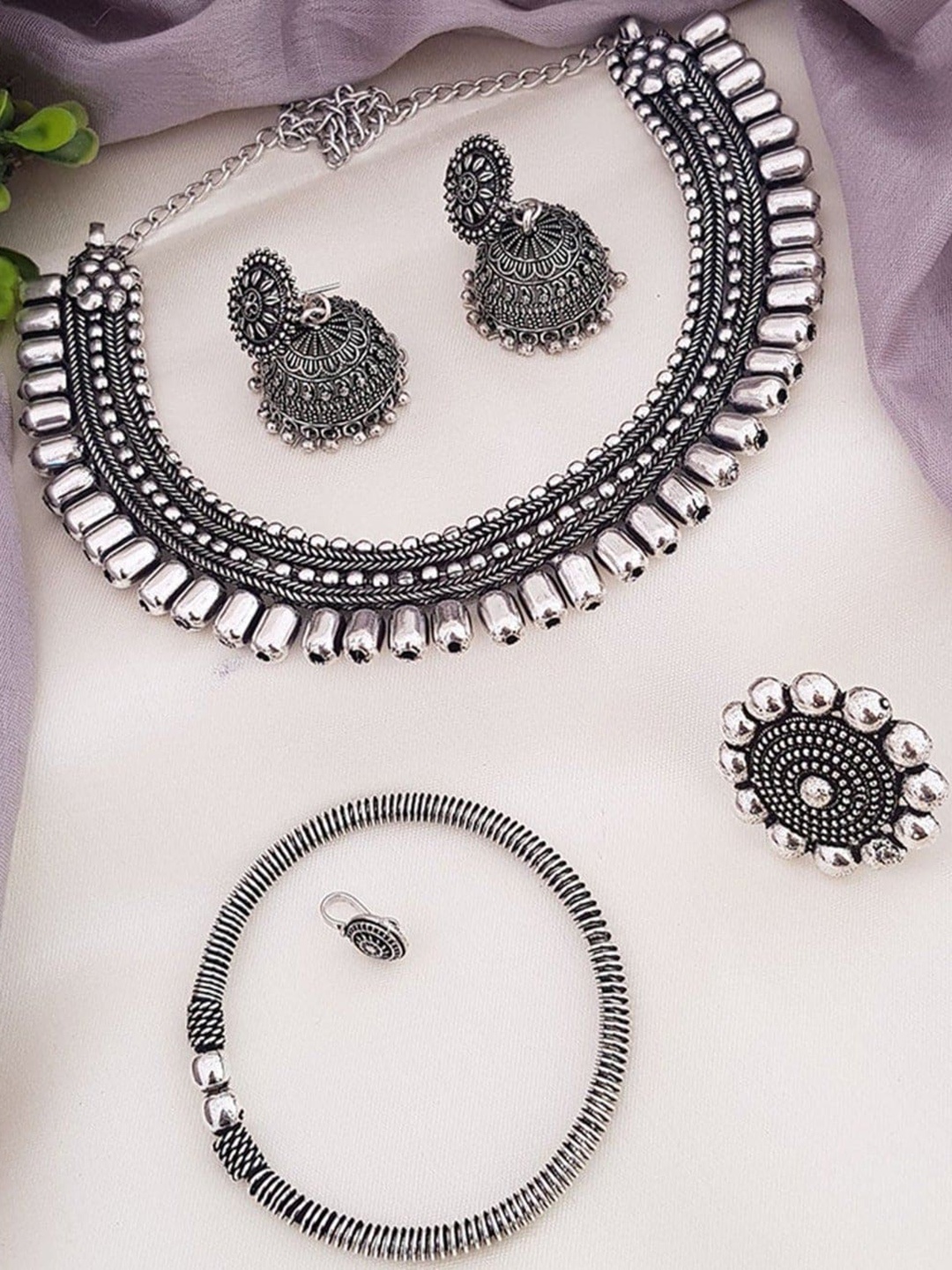 

GRIIHAM Oxidised Silver-Plated Victorian Design Jewellery Set