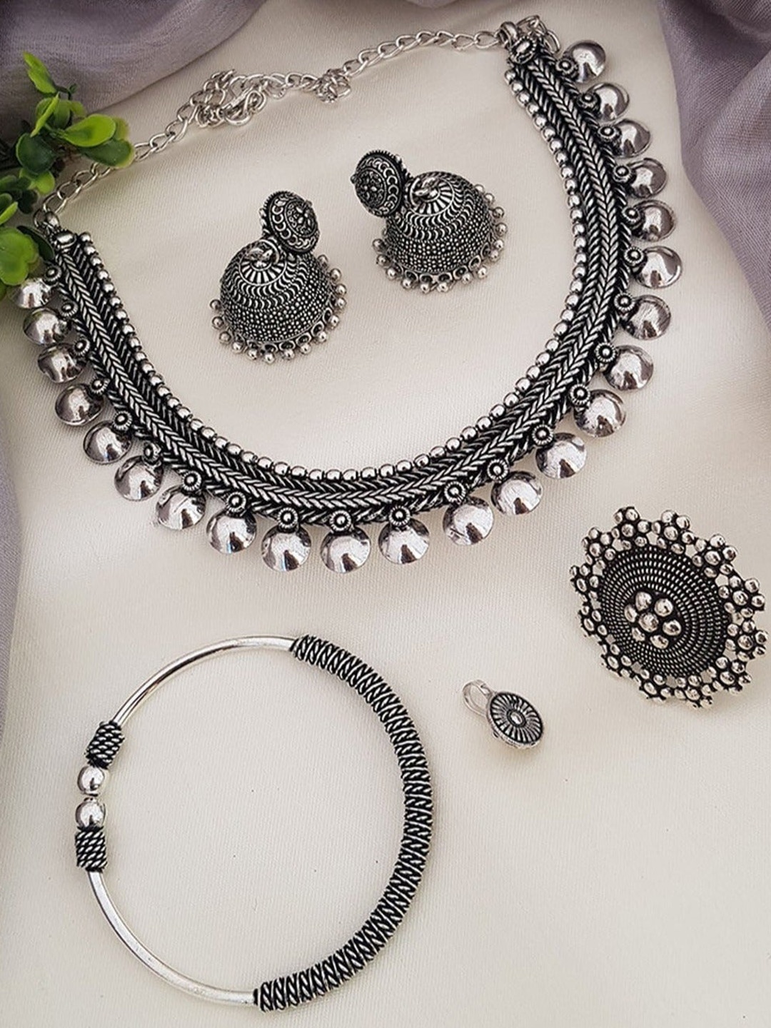 

GRIIHAM Oxidised Silver-Plated Victorian Design Jewellery Set