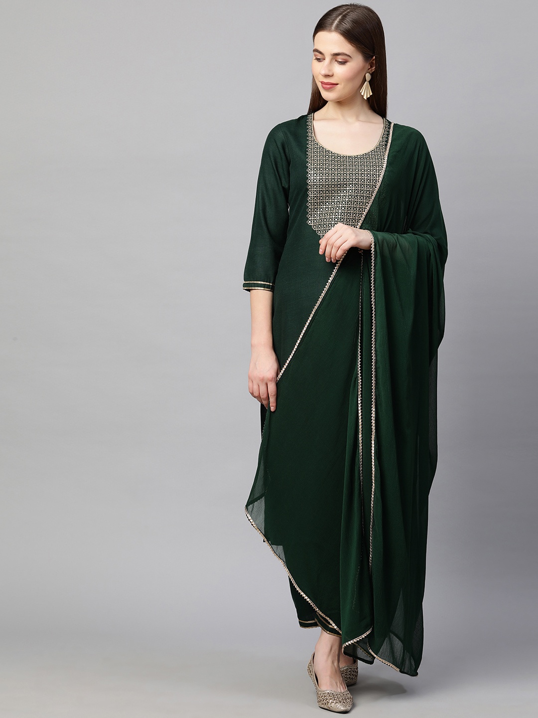 

GoSriKi Women Green & Gold-Toned Sequinned Kurta with Trousers & With Dupatta