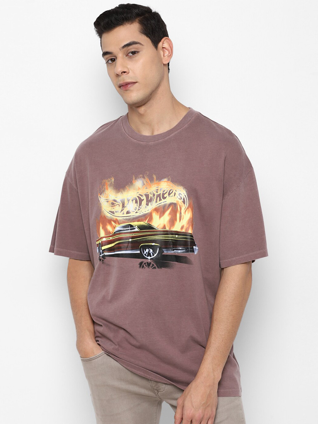 

FOREVER 21 Men Brown Graphic Printed Applique T-shirt