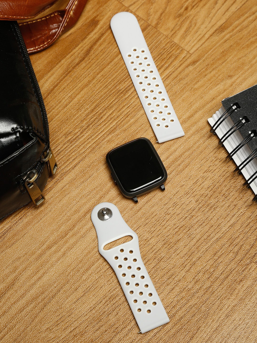 

MUTAQINOTI Unisex Grey & White Solid 22 mm Silicon Watch Straps
