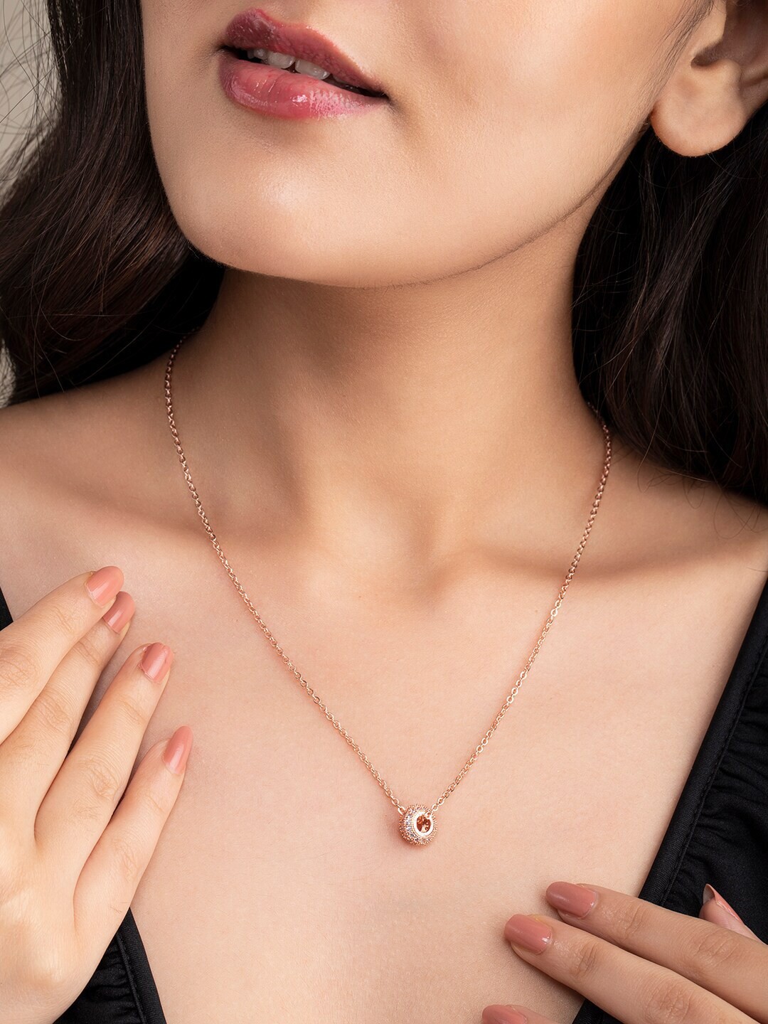 

Rubans Voguish Rose Gold Gold-Plated Necklace