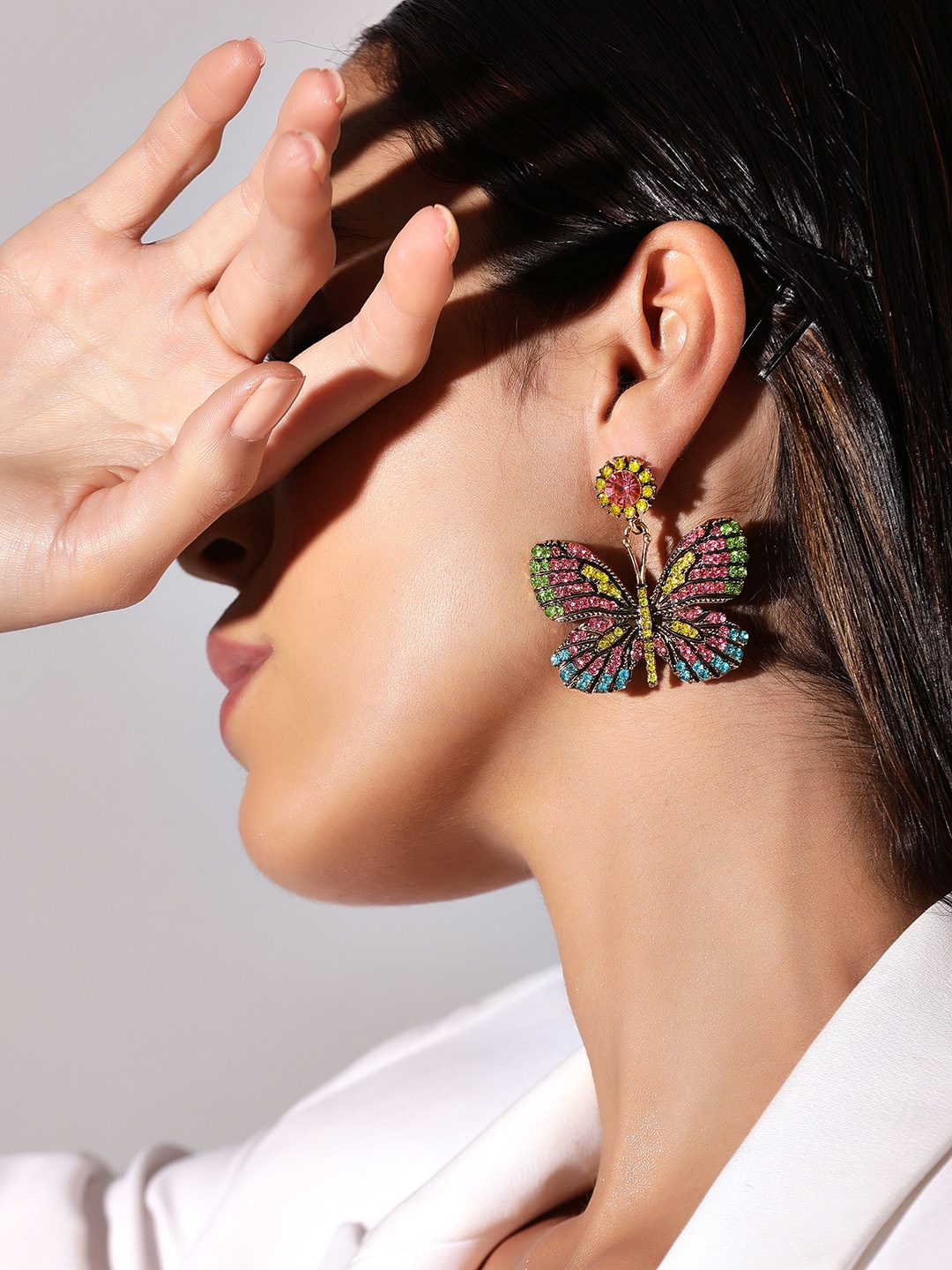 

Rubans Voguish Gold-Toned Beaded Contemporary Drop Earrings