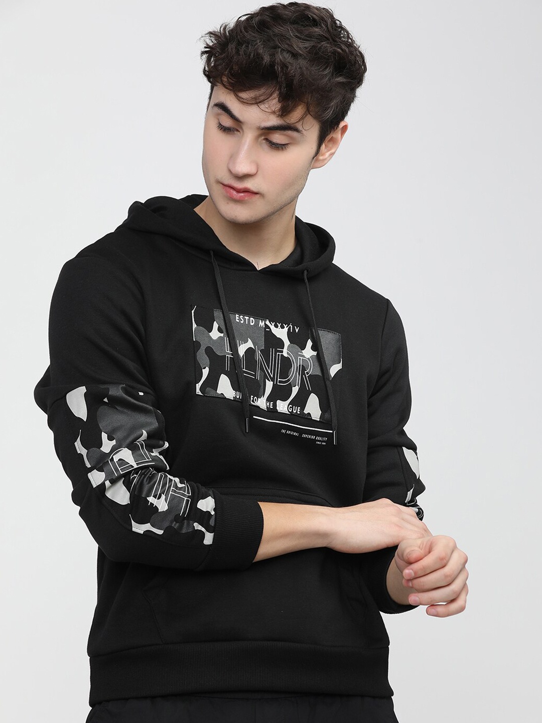 

HIGHLANDER Men Black Printed Hooded Sweatshirt