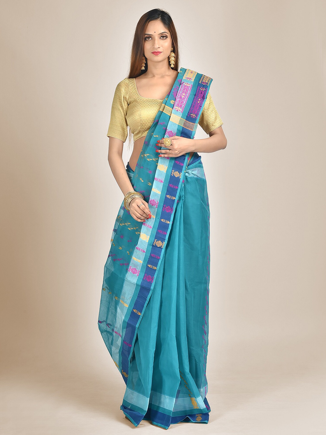 

Mitera Turquoise Blue & Magenta Floral Pure Cotton Jamdani Saree