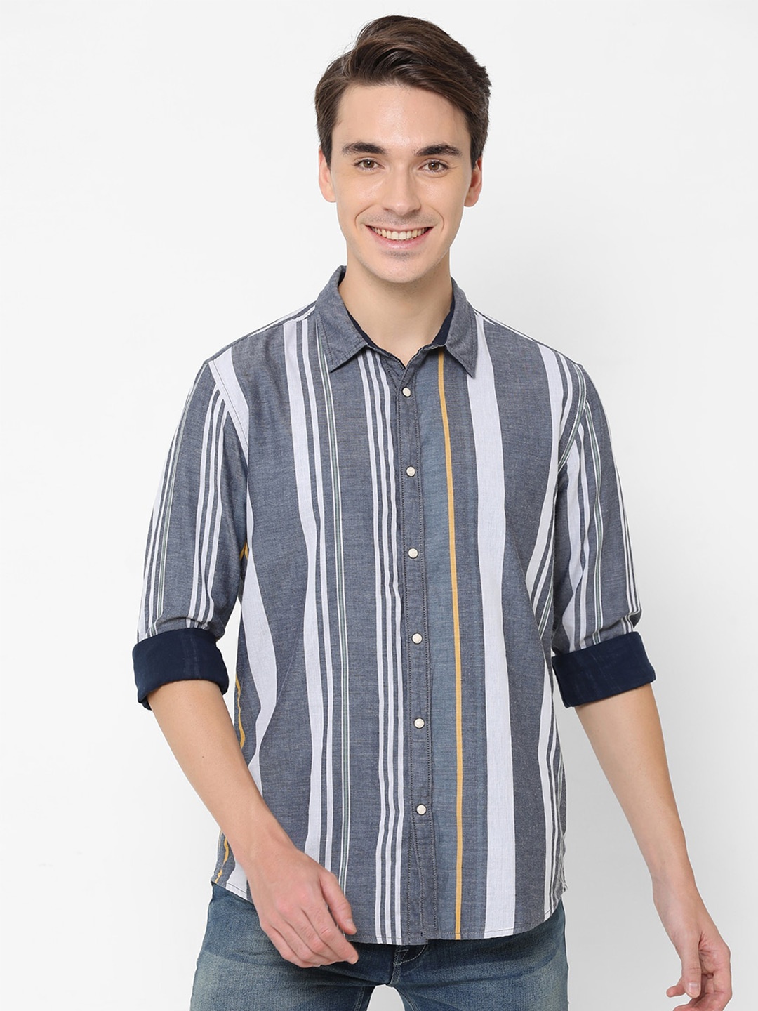 

Pepe Jeans Men Blue & White Striped Pure Cotton Casual Shirt