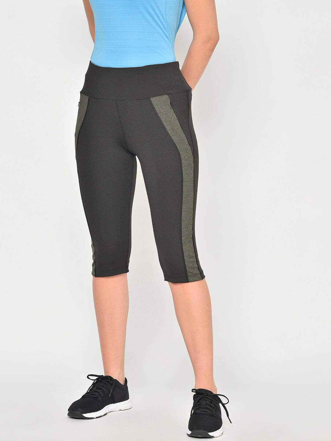 

Chkokko Women Black Skinny Fit Capris
