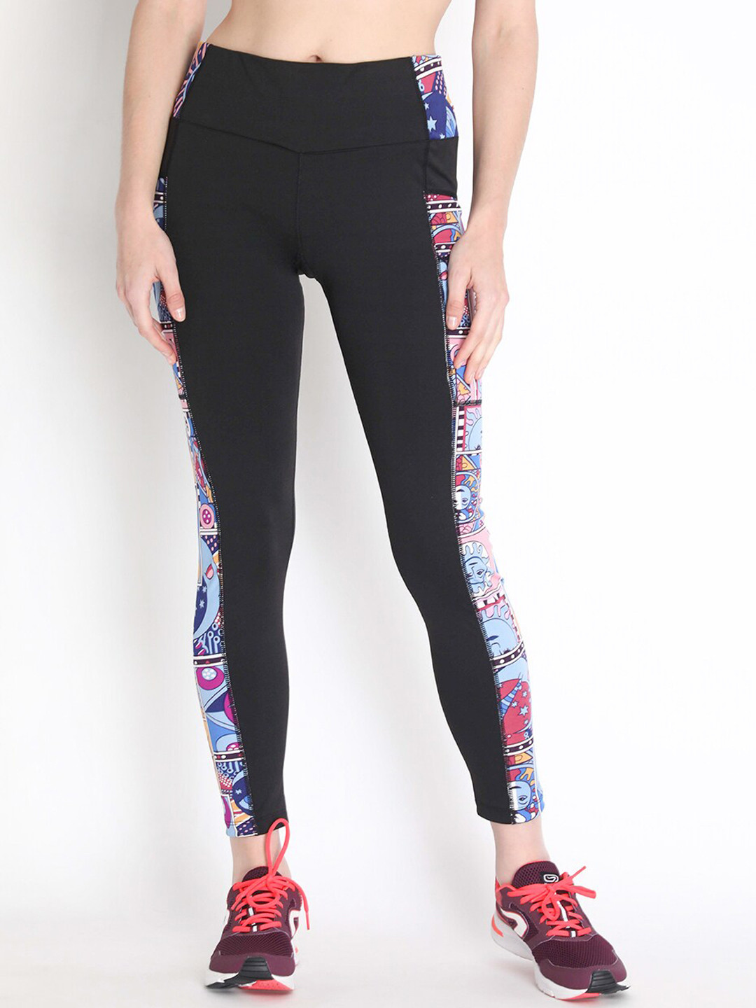 

CHKOKKO Women Black & Blue Stretchable Yoga Tights