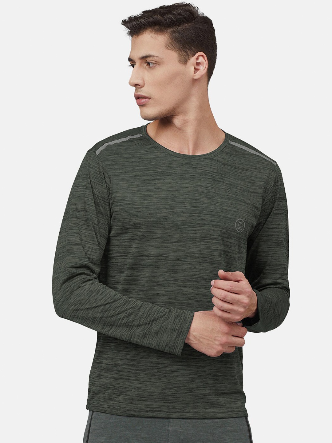 

Chkokko Men Olive Green Outdoor T-shirt