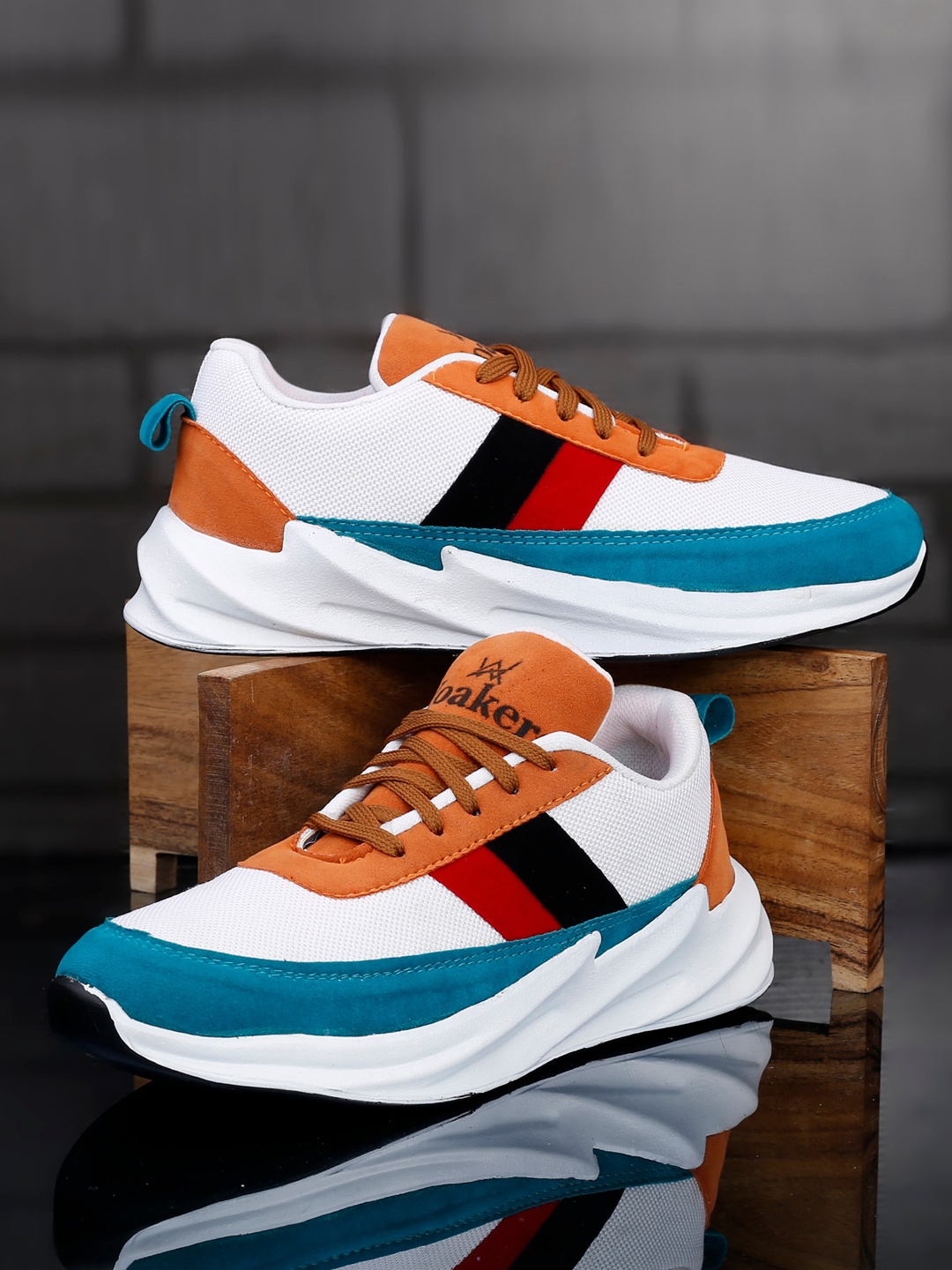 

Woakers Men Multicoloured Colourblocked Sneakers, Multi