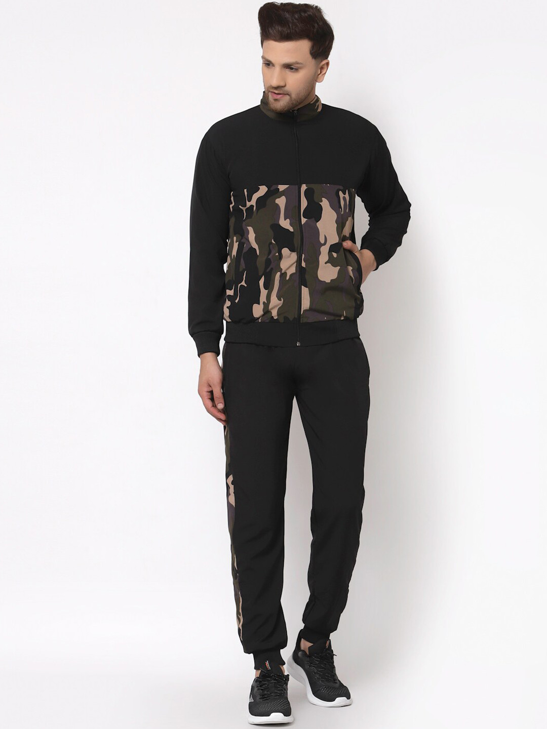 

KLOTTHE Men Black & Green Camouflage Printed Tracksuit