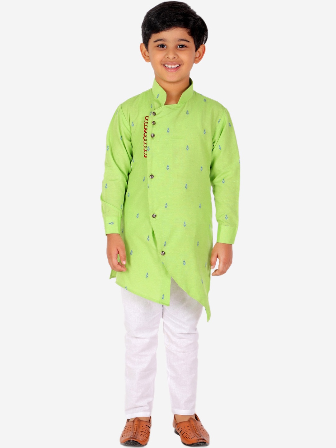 

Pro-Ethic STYLE DEVELOPER Boys Green & White Angrakha Kurta with Pyjamas