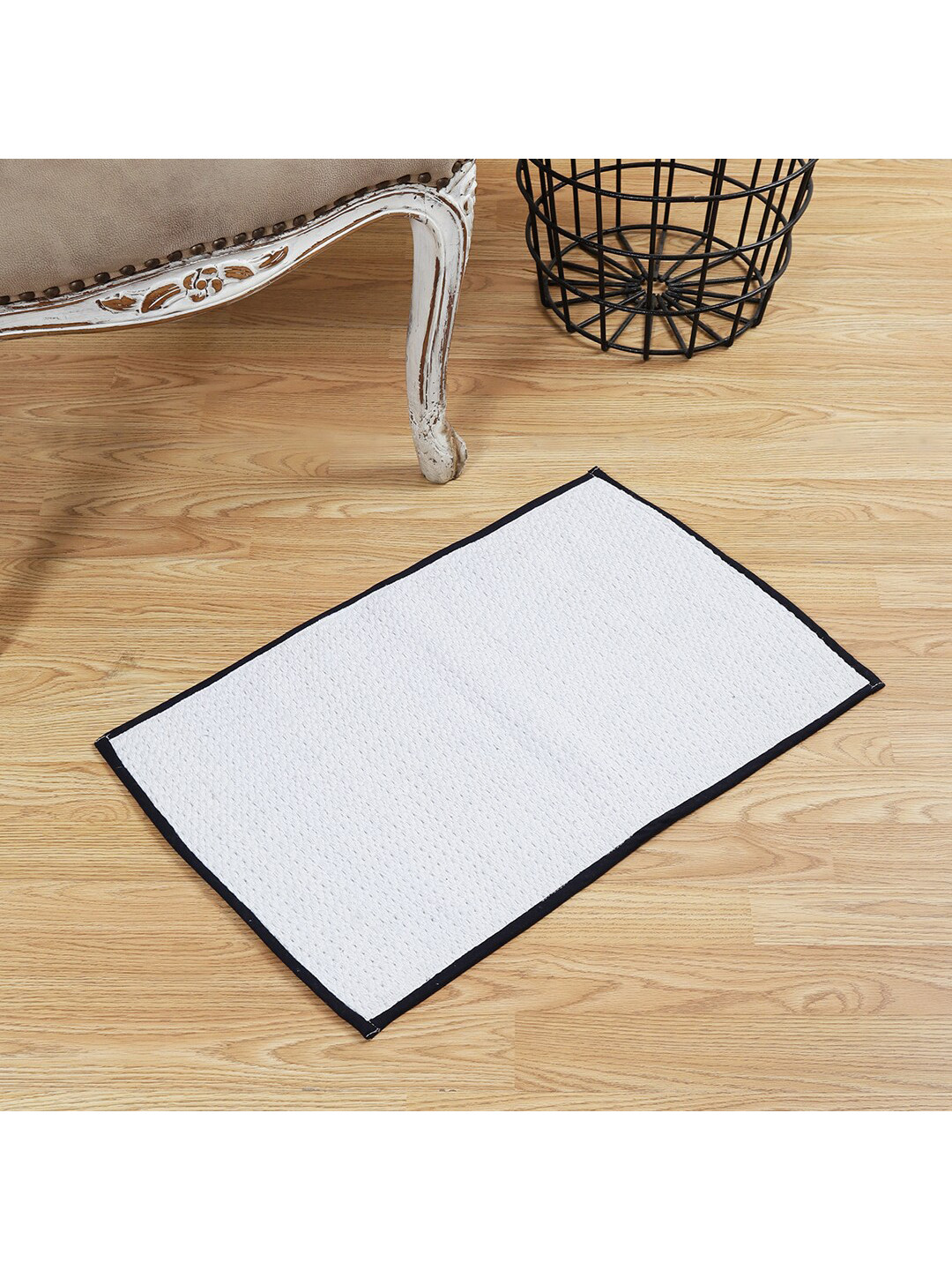 

Sanded Edge White Set of 4 Cotton Dhurrie