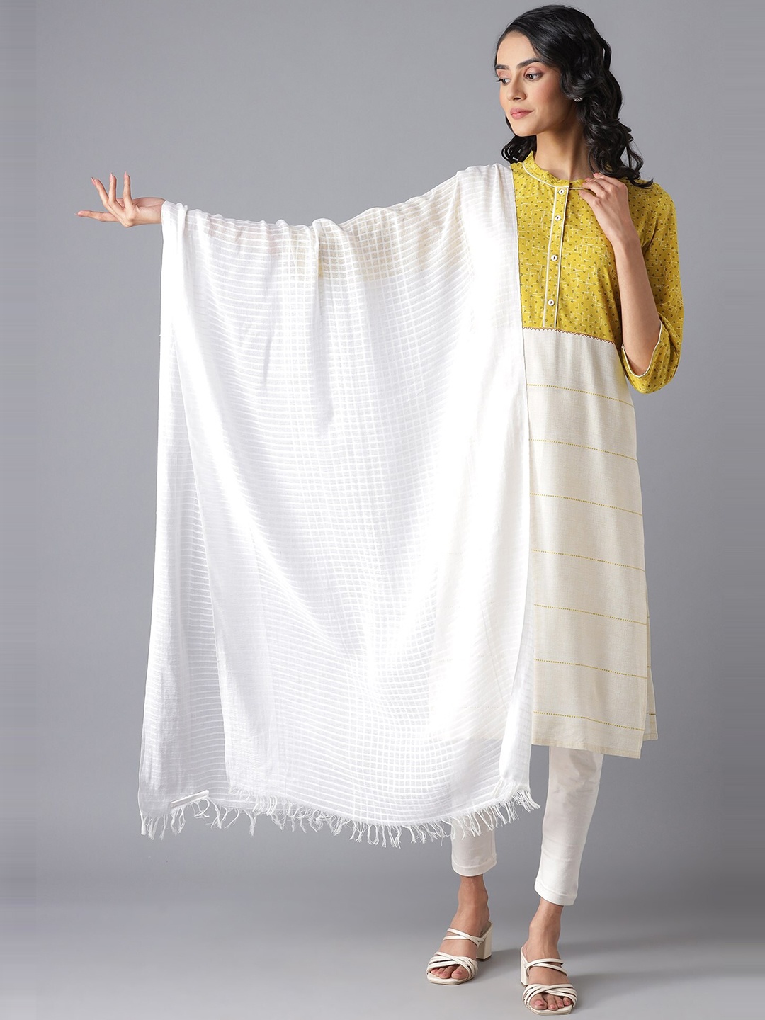 

AURELIA White Checked Pure Cotton Dupatta