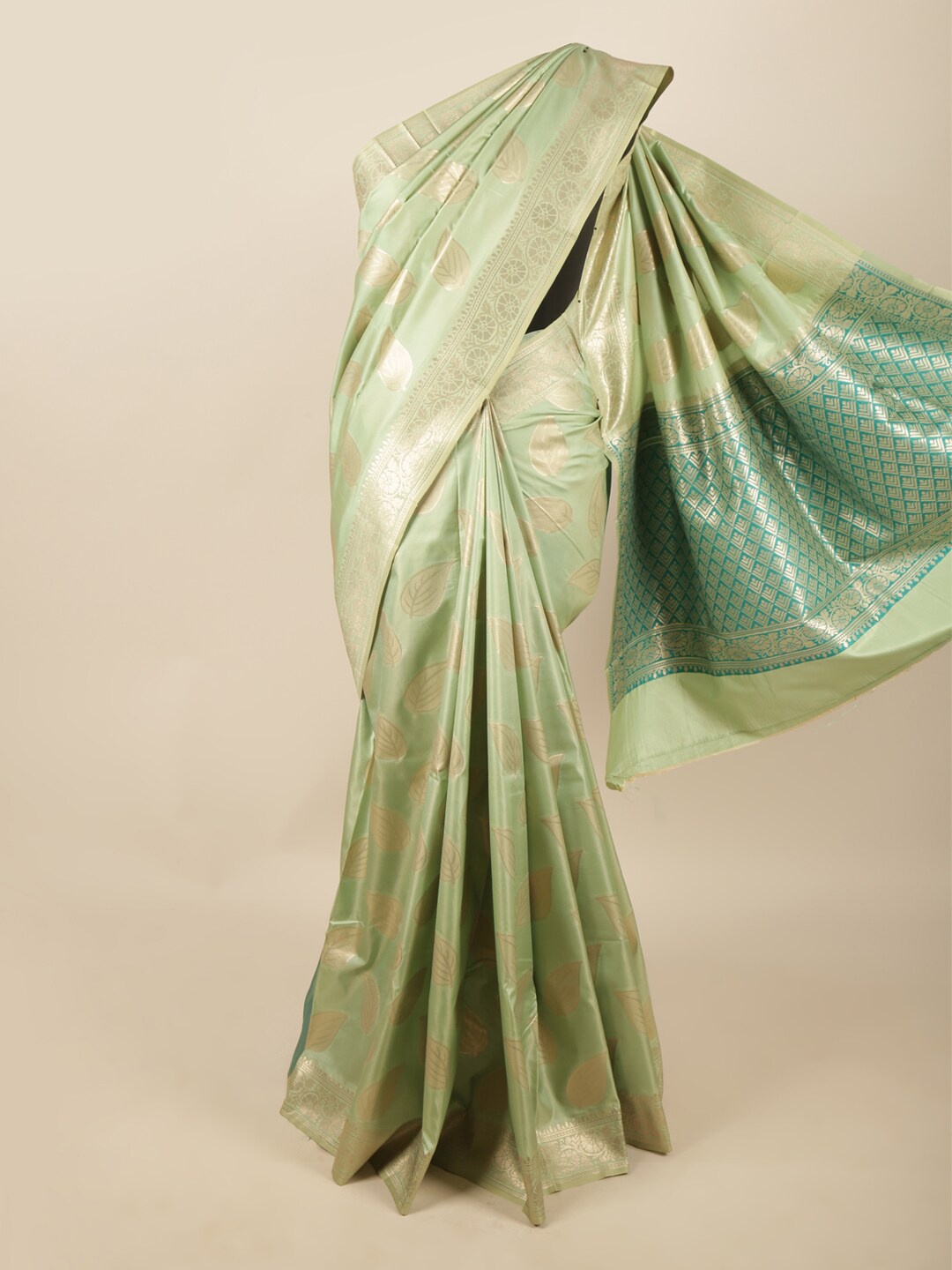 

Pothys Green & Gold-Toned Ethnic Motifs Zari Art Silk Saree