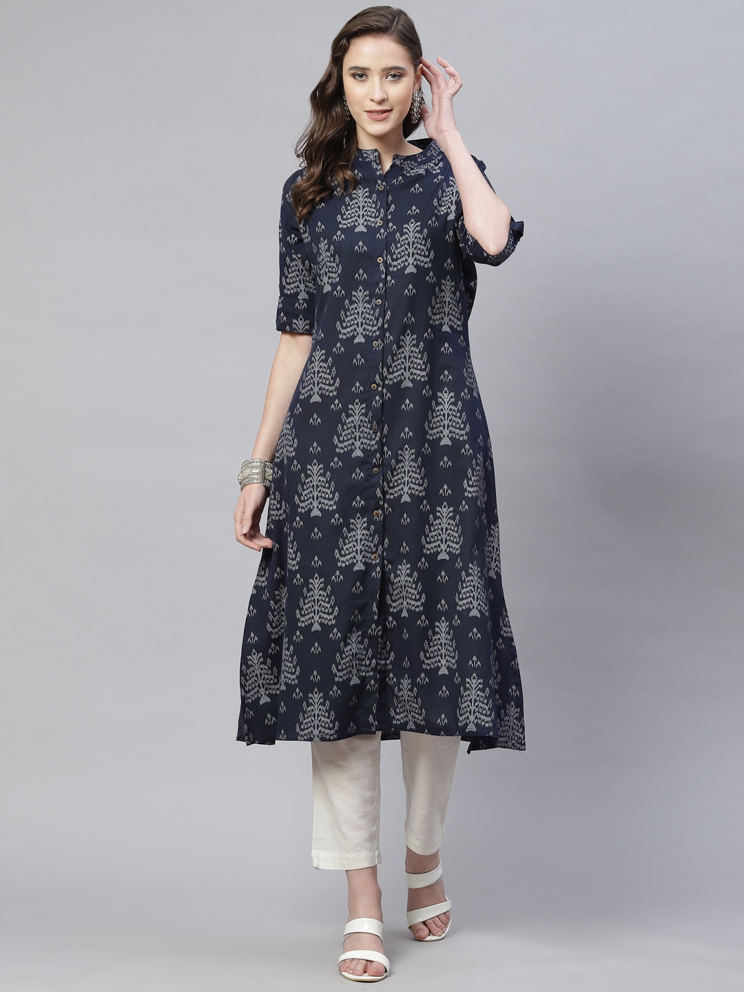 

Divena Women Navy Blue Printed Floral Kurta
