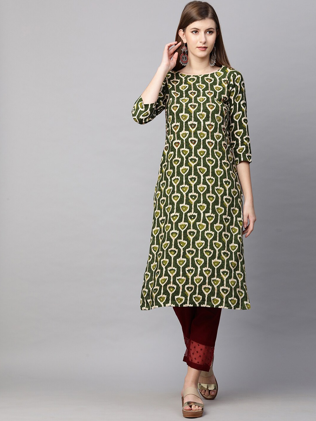 

FASHOR Women Green Ethnic Motifs Printed Embellished Straight Kurta