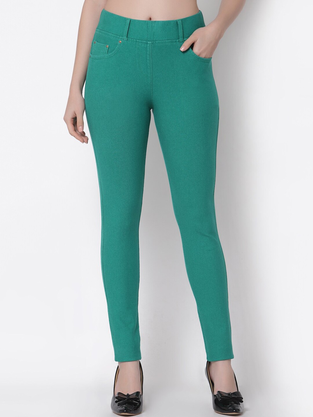 

Westwood Women Green Solid Denim Jeggings