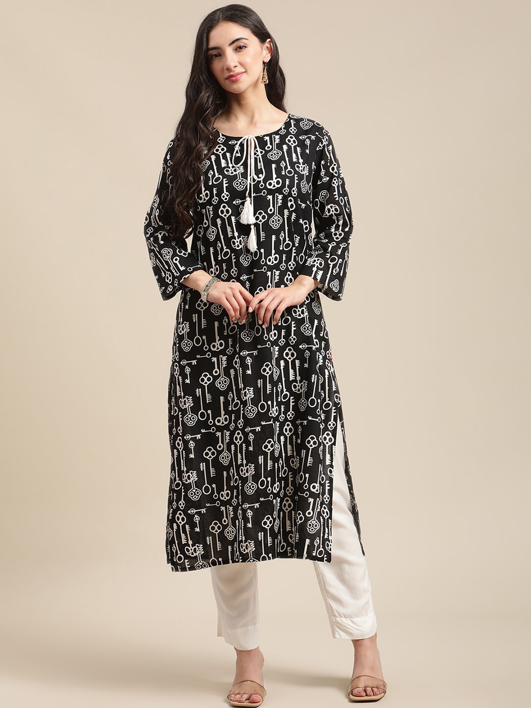 

Varanga Women Black & Off-White Printed Keyhole Neck Pure Cotton Kurta with Trousers