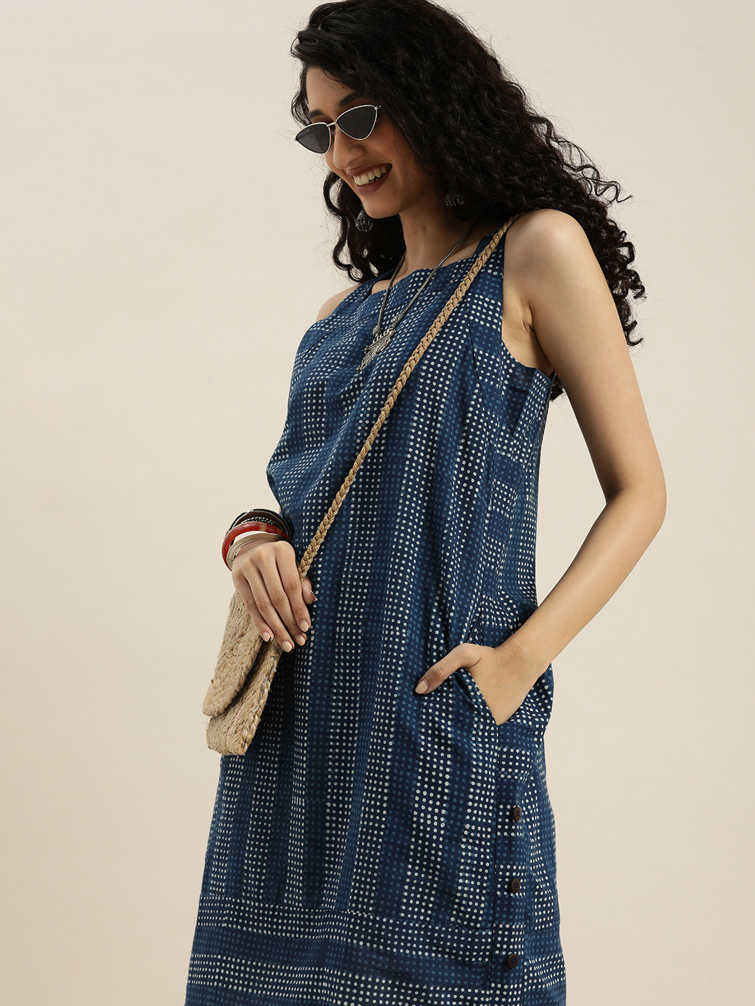 

Taavi Women Indigo Printed Square Neck Kurta, Blue