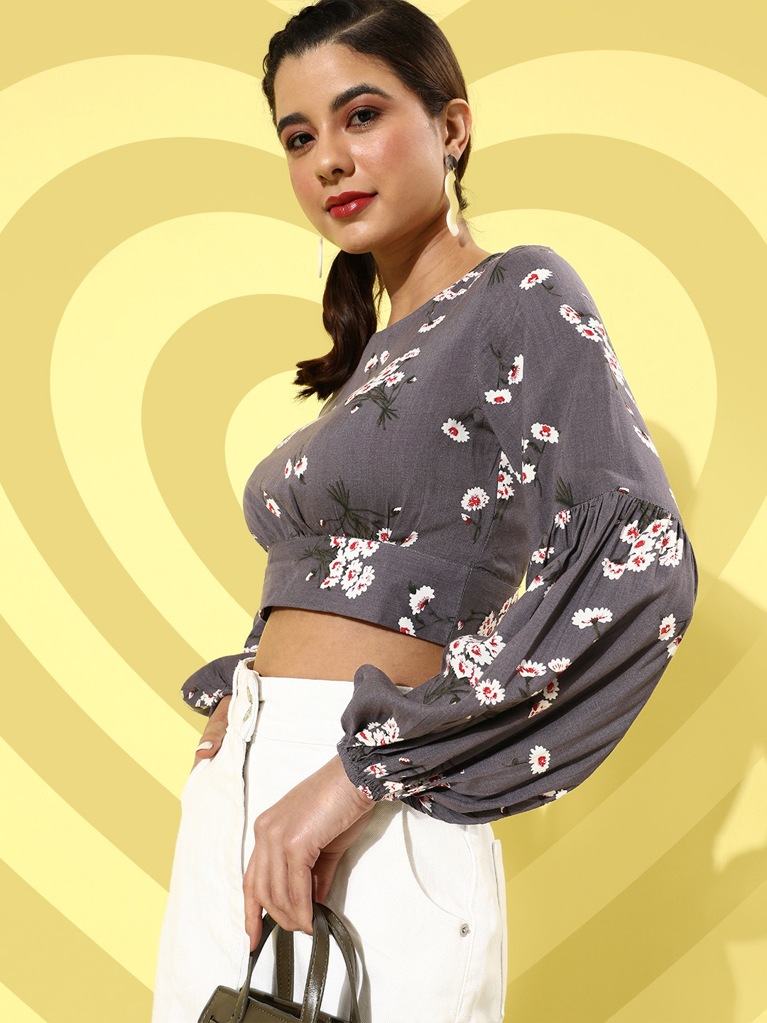 

Popnetic Women Beautiful Grey Floral Cropped Top