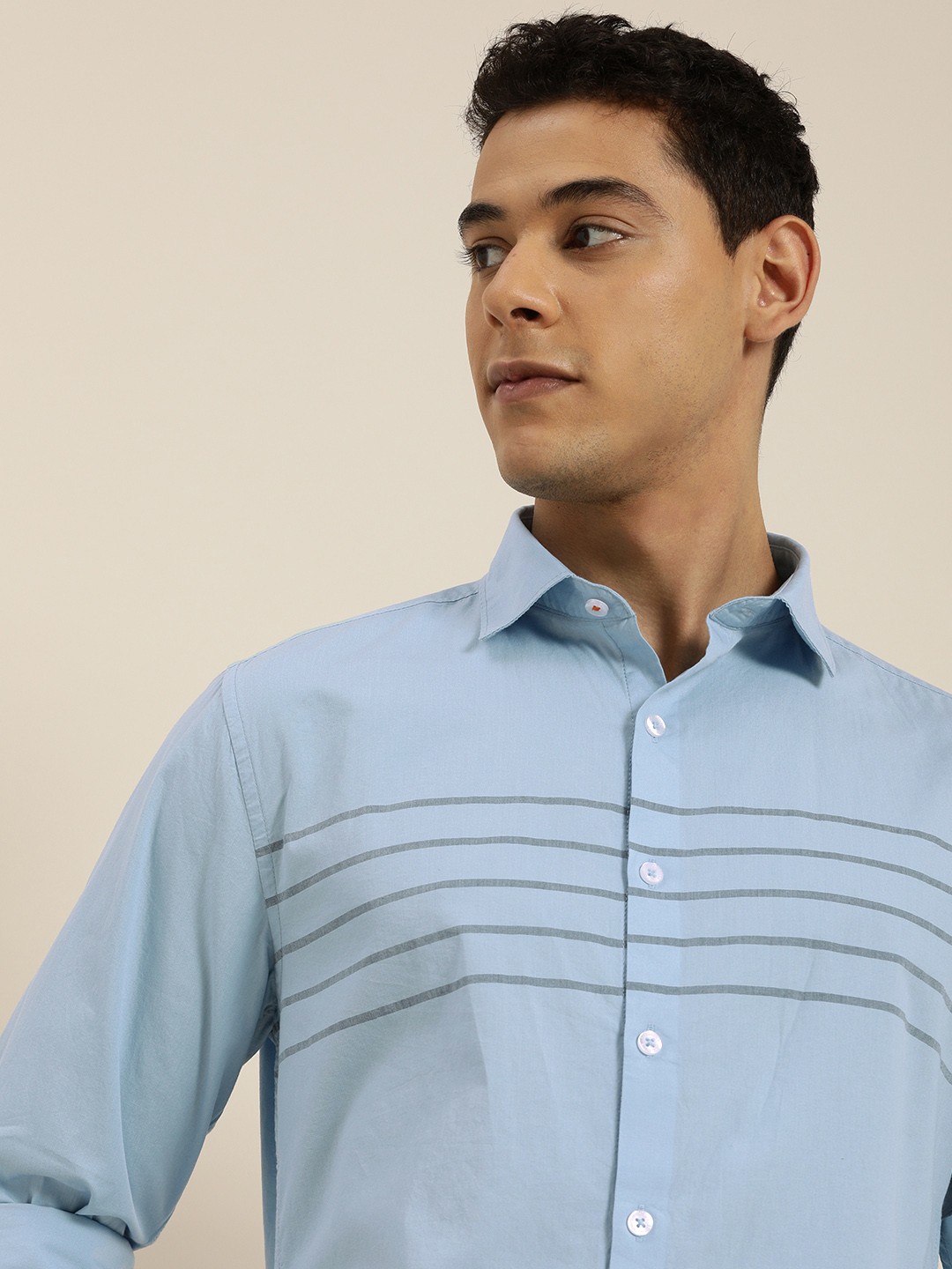 

INVICTUS Men Blue Slim Fit Horizontal Stripes Casual Shirt