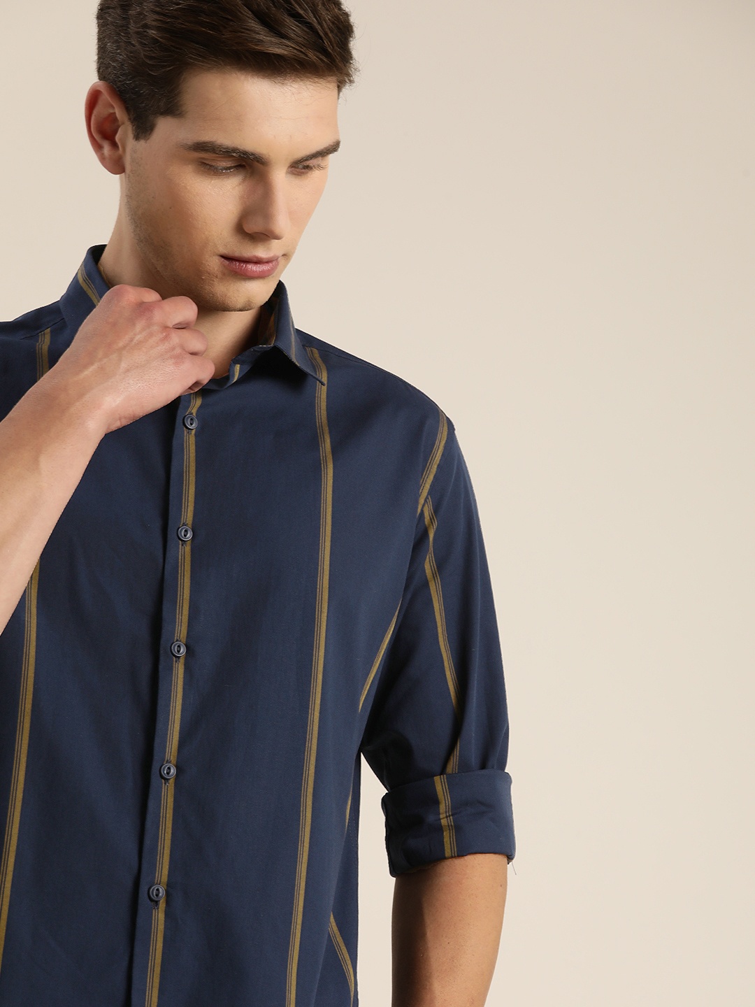 

INVICTUS Men Navy Blue Striped Pure Cotton Regular Fit Casual Shirt