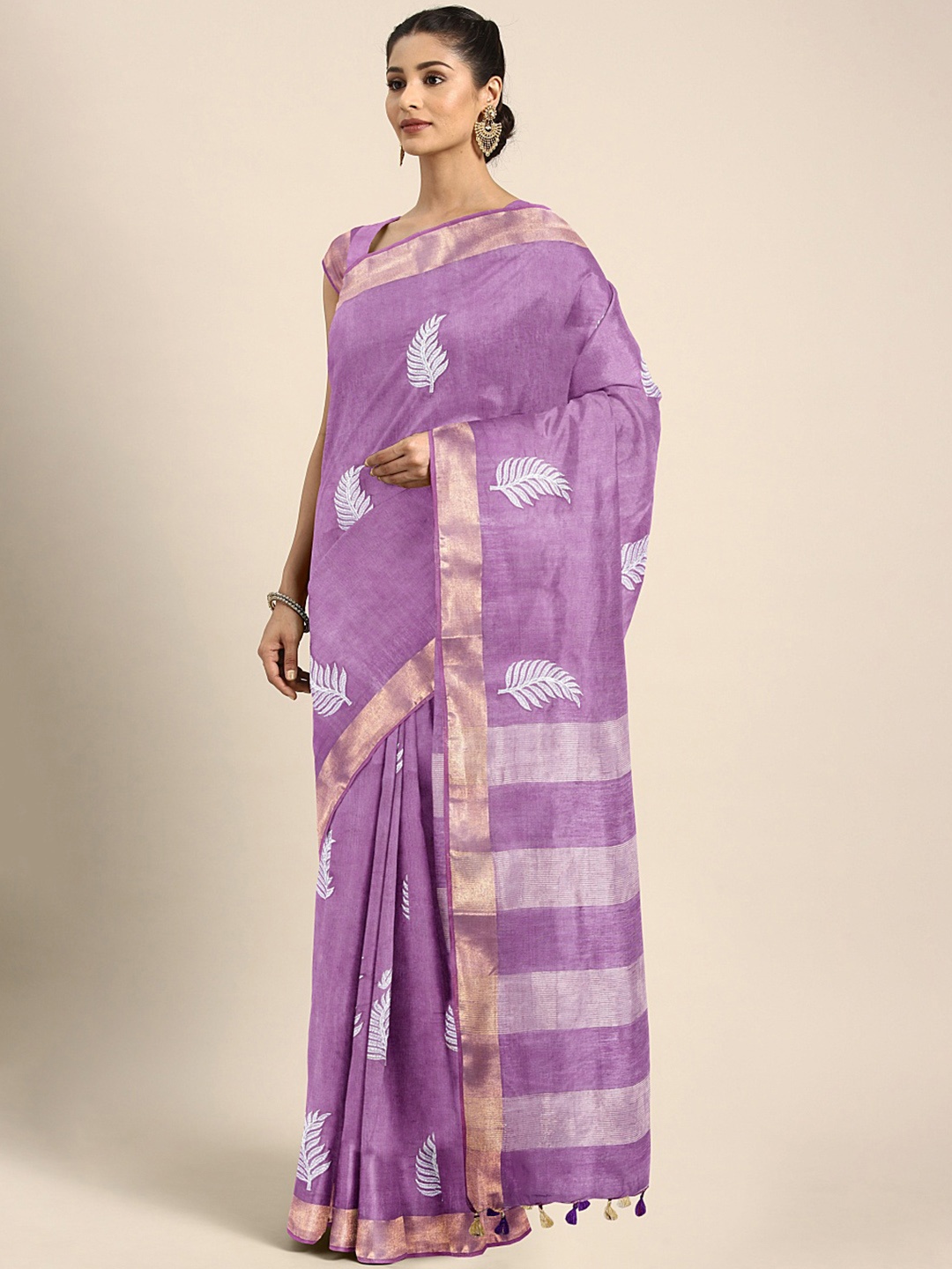 

Kalakari India Purple & White Floral Embroidered Silk Blend Saree