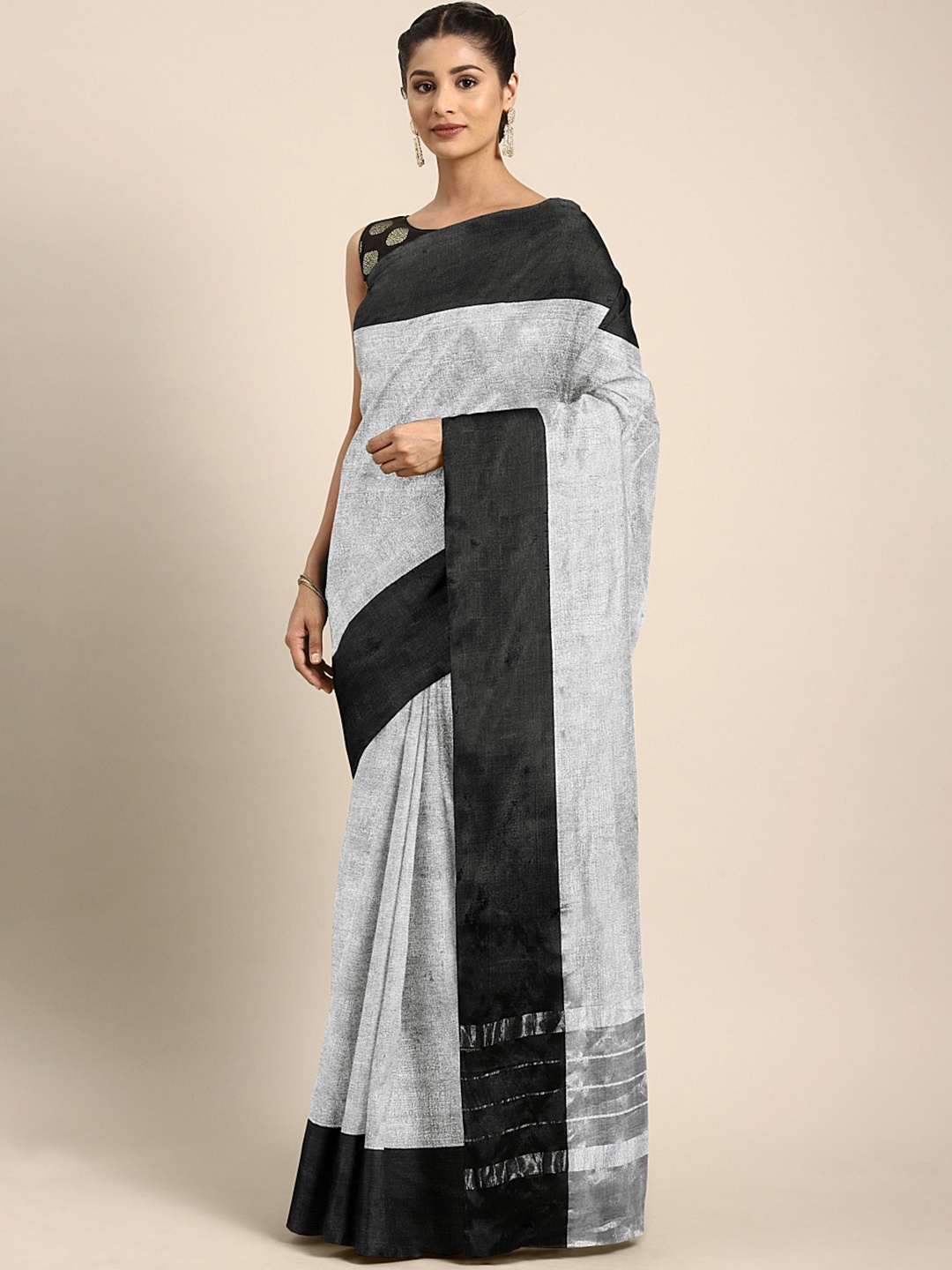 

Kalakari India Grey & Black Solid Pure Silk Uppada Saree