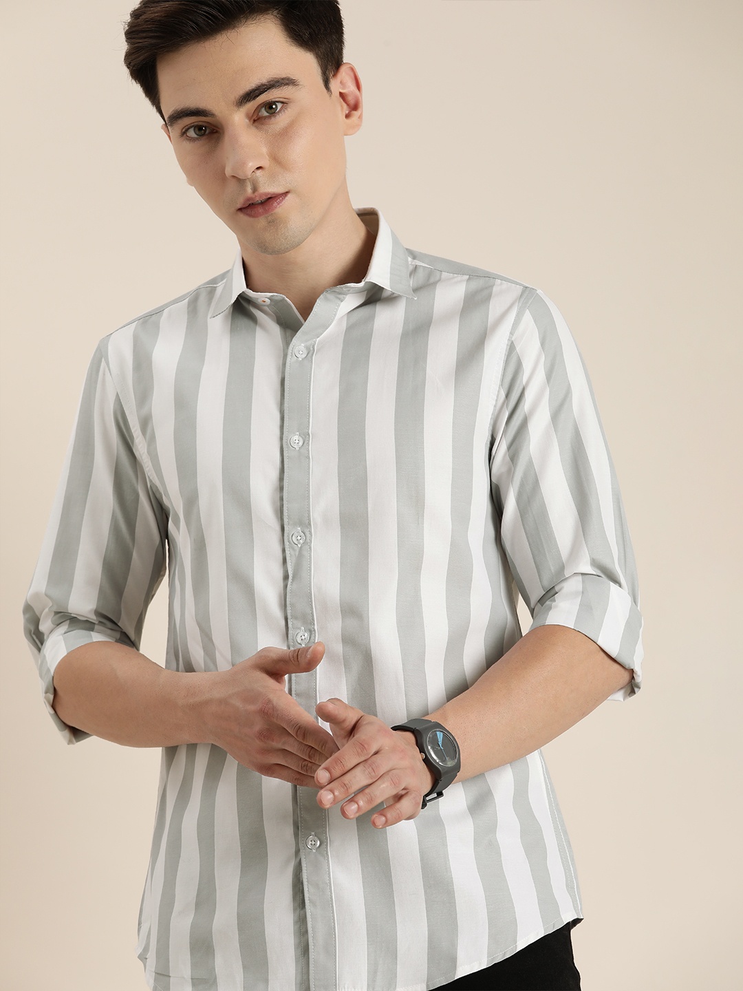 

INVICTUS Men White & Grey Striped Casual Shirt