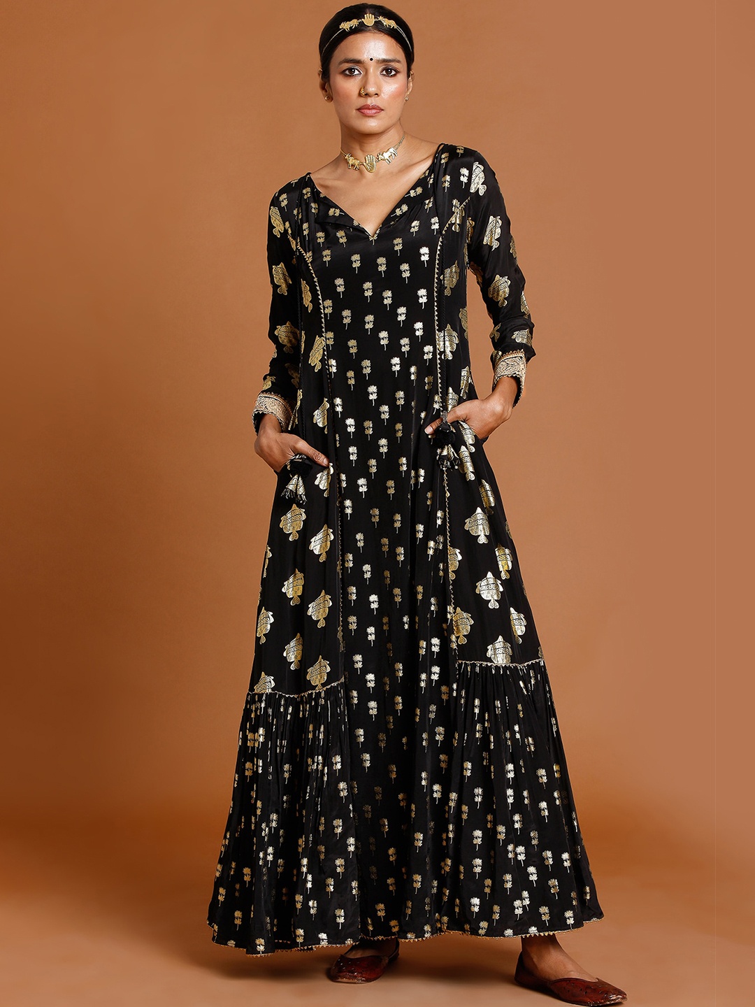 

Masaba Black Ethnic Motifs Crepe Ethnic Maxi Dress