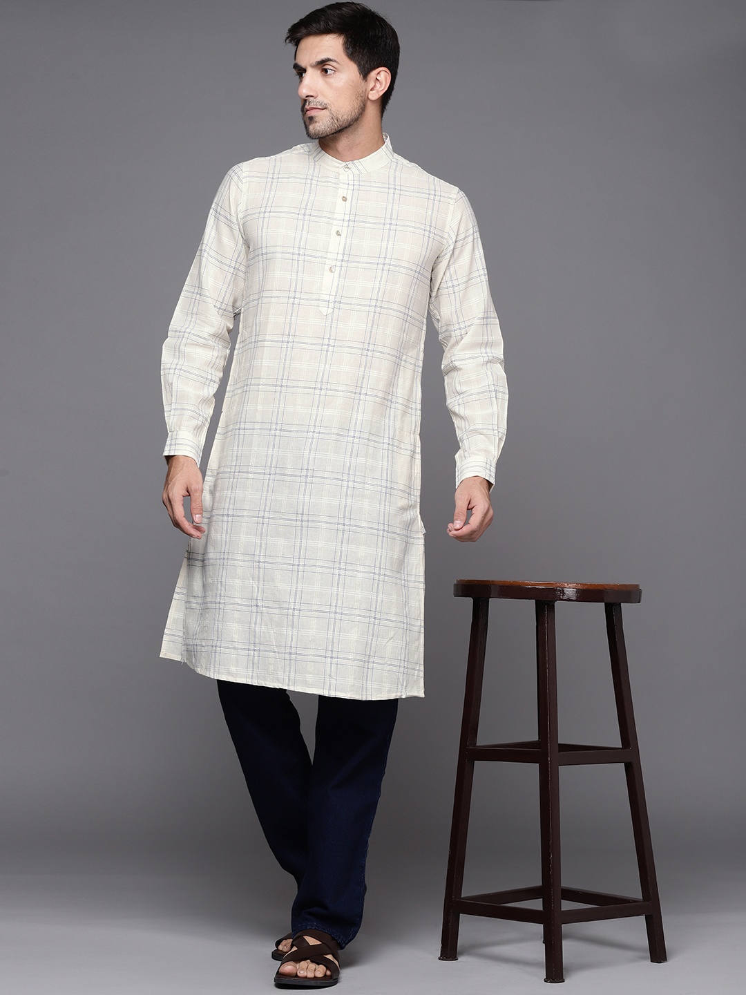 

Fabindia Men Off-White & Blue Checked Slim Fit Pure Cotton Kurta