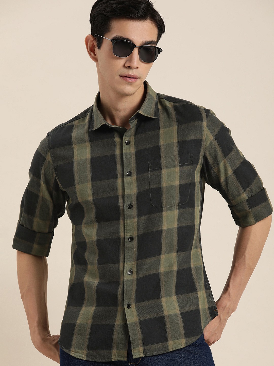 

INVICTUS Men Olive Green & Black Slim Fit Checked Pure Cotton Casual Shirt