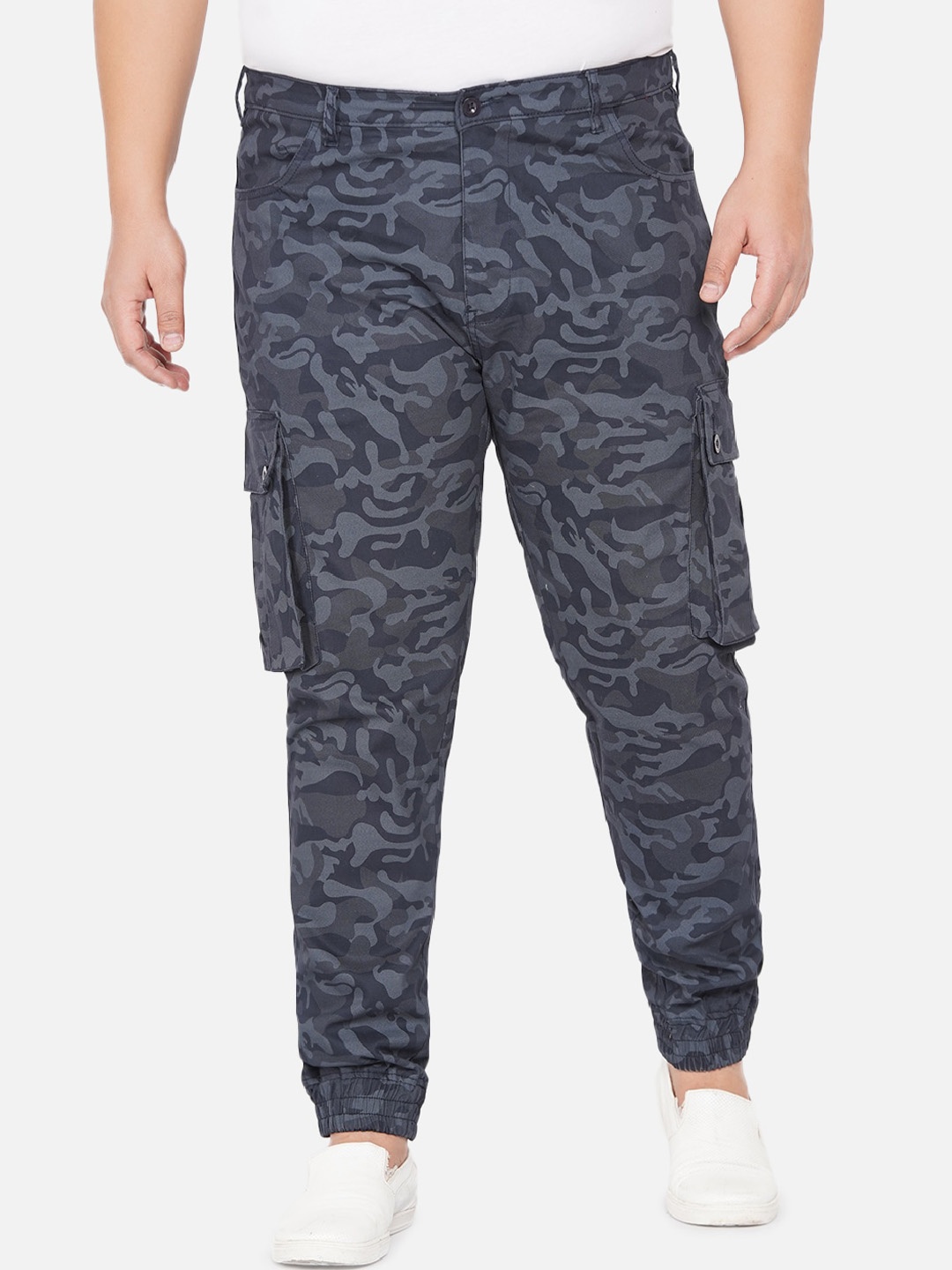 

John Pride Men Blue Camouflage Printed Easy Wash Cargos Trousers