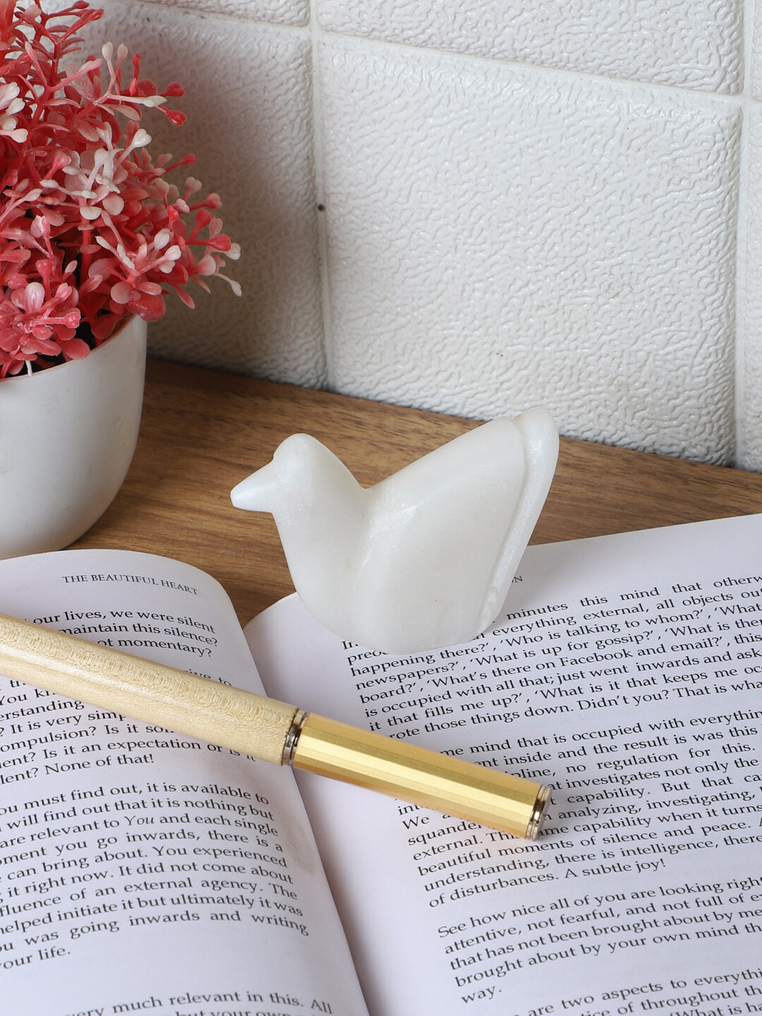 

NikkisPride White Pigeon Shape Marble Paper Weight