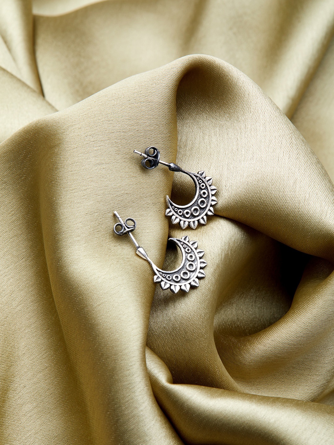 

GIVA 925 Sterling Silver Oxidized Silver Crescent Dream Earrings