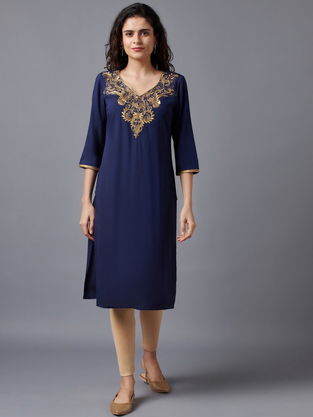 

AURELIA Women Blue Floral Embroidered Thread Work Kurta